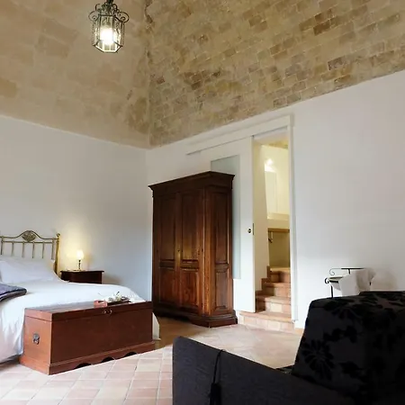 L' Abbraccio Dei Sassi Матера