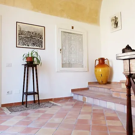 Guest house L' Abbraccio Dei Sassi 3*