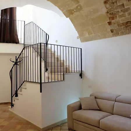 L' Abbraccio Dei Sassi