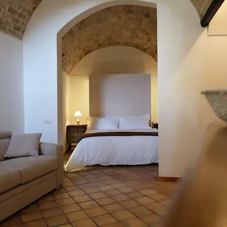 Guest house L' Abbraccio Dei Sassi 3*
