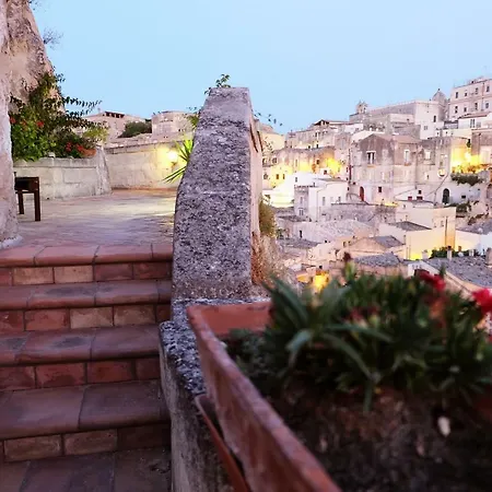 L' Abbraccio Dei Sassi Гостевой дом Матера