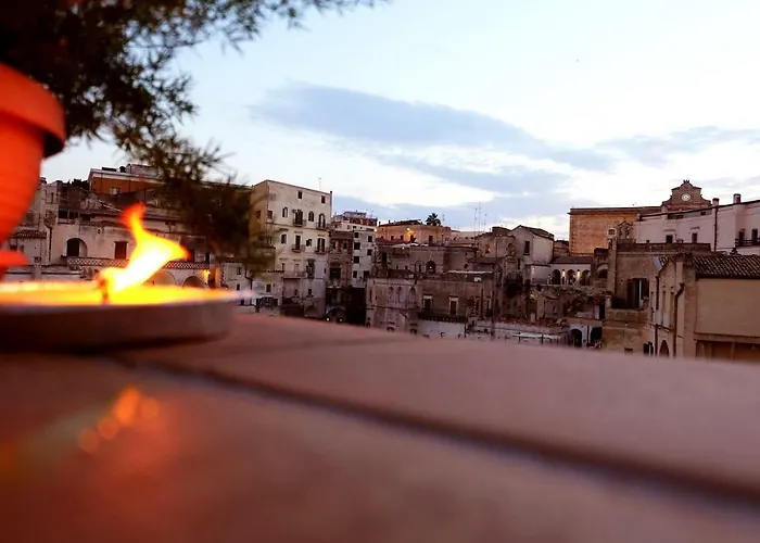 L' Abbraccio Dei Sassi